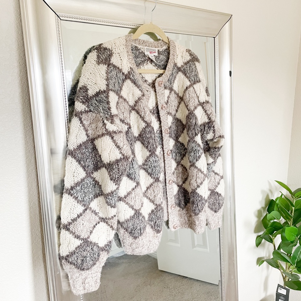 Vintage Luxury Sweater - Picture 1 of 8